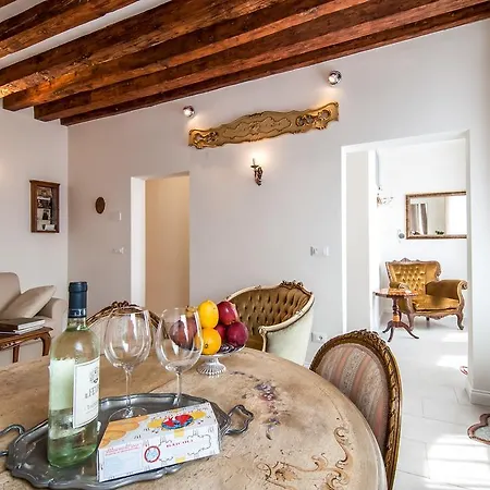 Michelle In Charming شقة