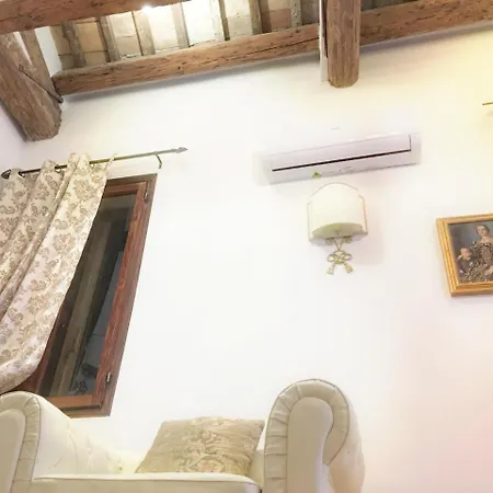 Michelle In Charming דירה ונציה