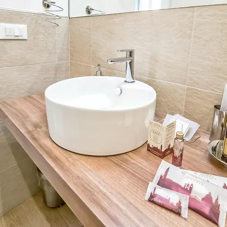 Michelle In Charming Apartamento Venecia