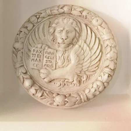 Michelle In Charming Apartman